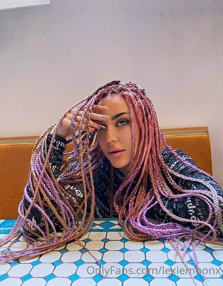 lexiemoonx hot star photo