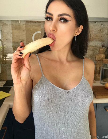 carolmommy nice model img