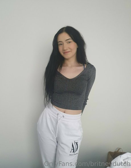 britneydutch model top photos