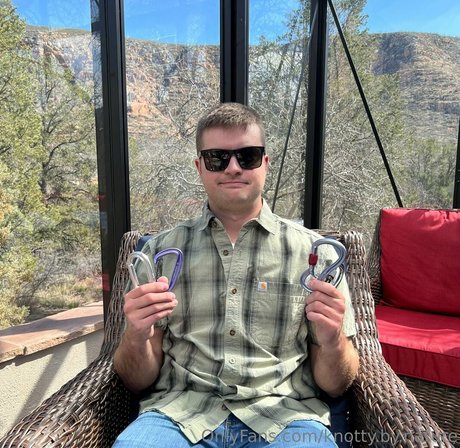 knotty by nature star perfect pic