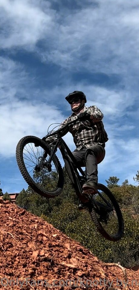 knotty by nature Profile pic