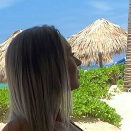 cutehollycooper star erotic photos