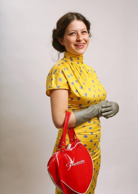 Alia Shawkat nude model pictures