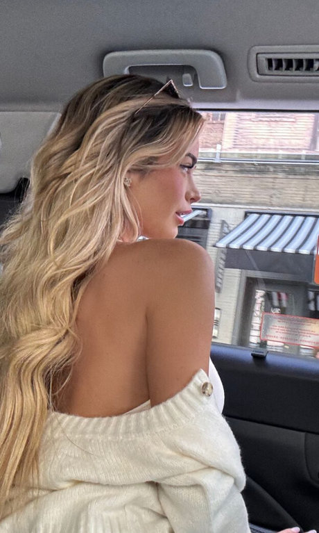 Em1ly El1zabeth nudes star gallery