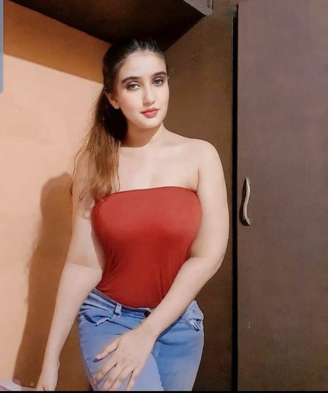 Aniza Hazel erotic actress picture