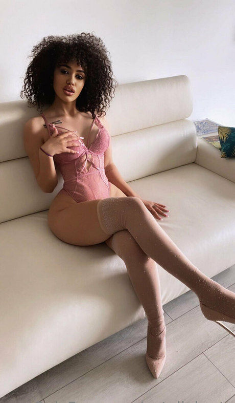 NatalieBratz pretty model photos