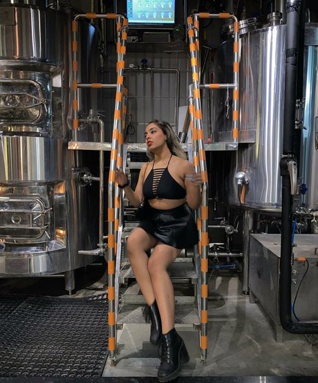 tvishagulatii xxx pornstar image