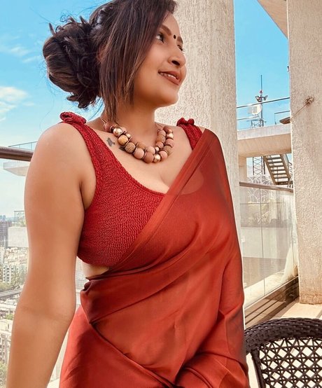 Roma Varadkar nude model photo