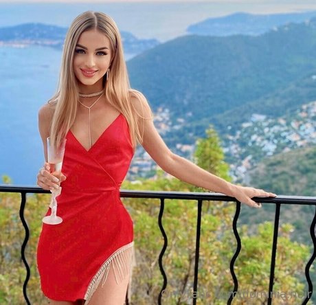 dominia noir pretty actress picture