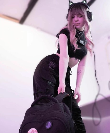 Porcelain Ghoul perfect actress archive