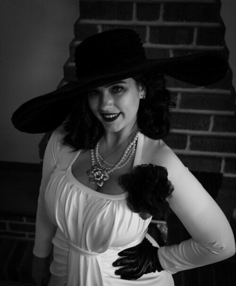 Lady Dimitrescu sex actress picture