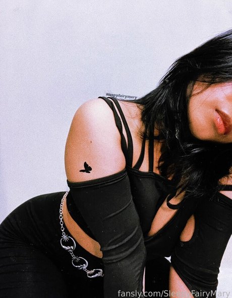 SleepyFairyMary exclusive model photos