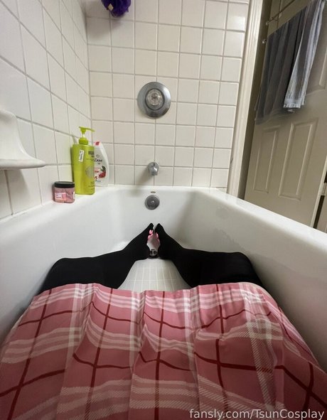 TsunCosplay pornstar naked pic