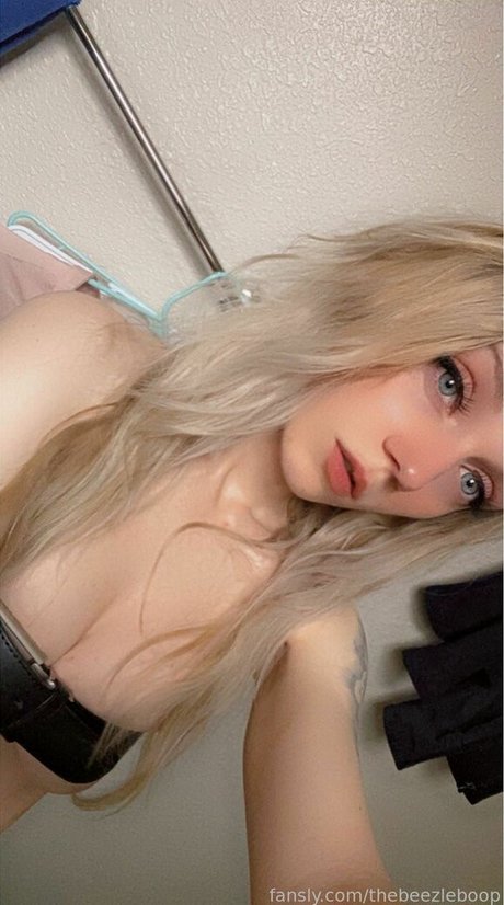 thebeezleboop sexy model img