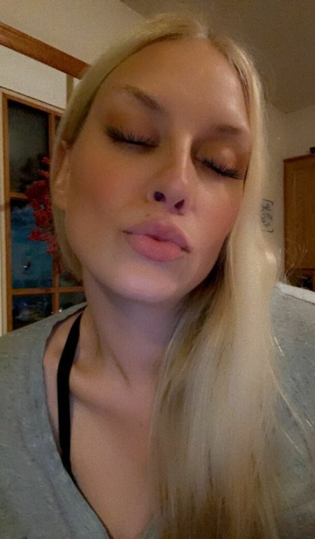 sapioslut pornstar nudes image