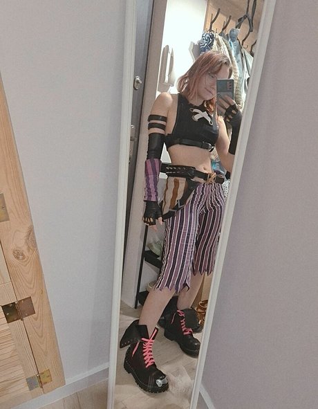 CarryKeycos sexy actress photo