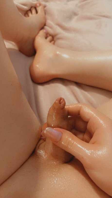 awwarabella model naked photo