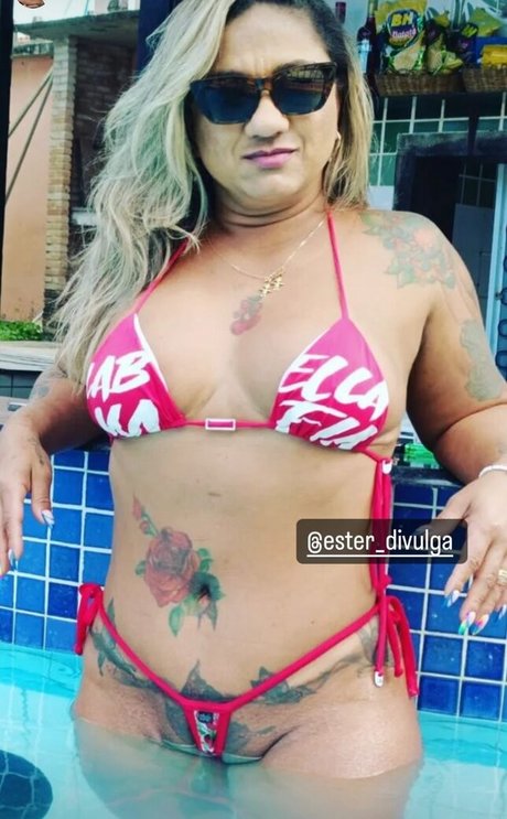 Esther Exhib exclusive star pic