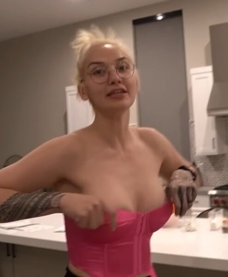 Geovanna Antoinette star pretty pic