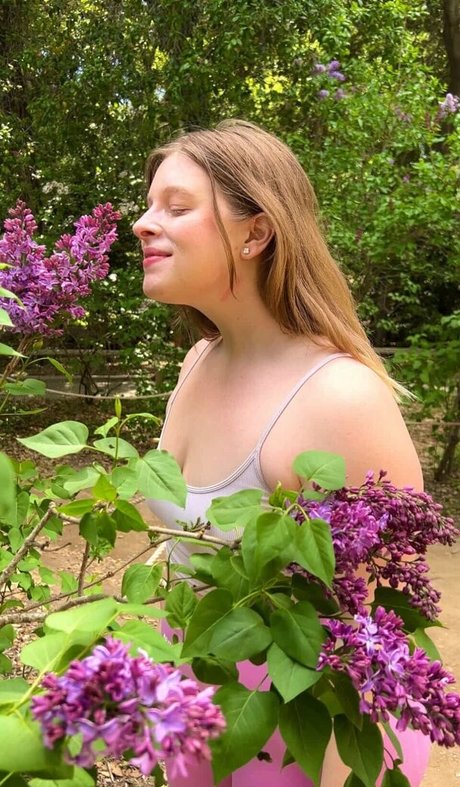 Curvy Krysta best actress image