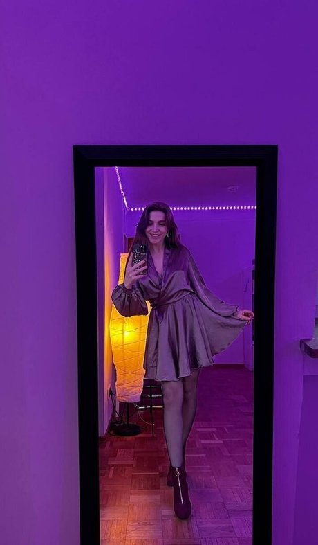 abby roseee model nude pic