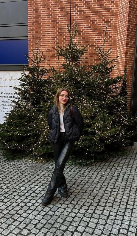 abby roseee erotic pornstar gallery