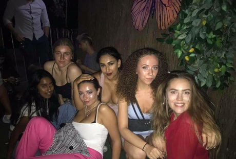 Lydia Harrison exclusive model pic