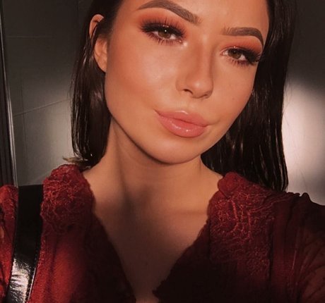 Lydia Harrison beautiful star pic