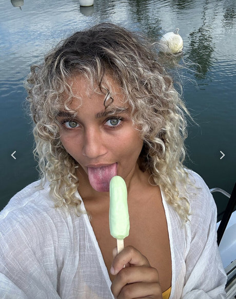 Salah Brooks hot pornstar galleries