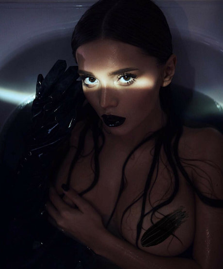 sexy black onlyfans art nude galleries