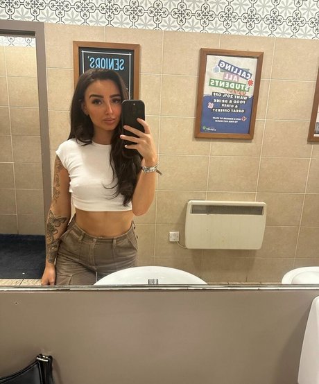 Chloe Panchal pornstar pic