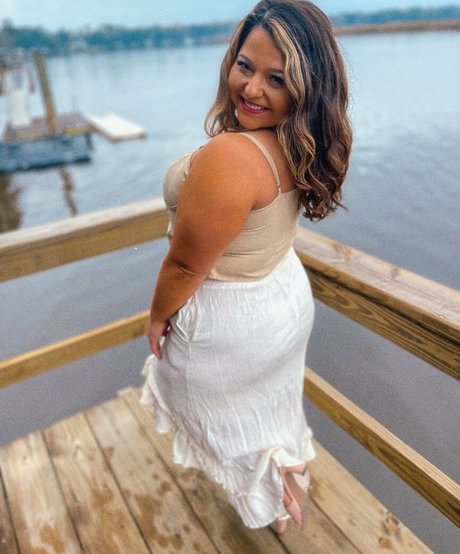 Brittney Lynn Vozar nude actress archive