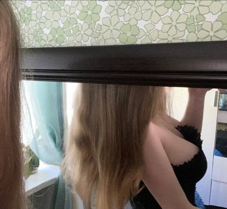 katrlvinaa naked actress pictures