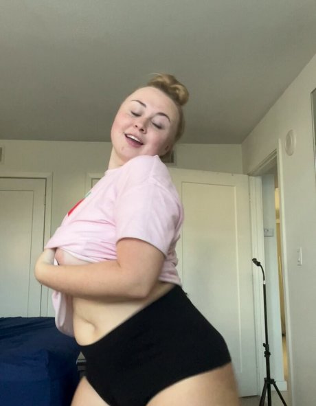 Niki Peacock xxx pornstar photo