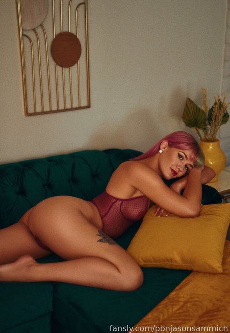 thick mom onlyfans free xxx archive