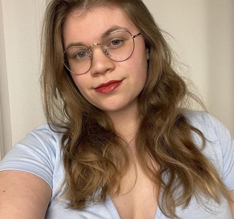 Lina Love model exclusive picture