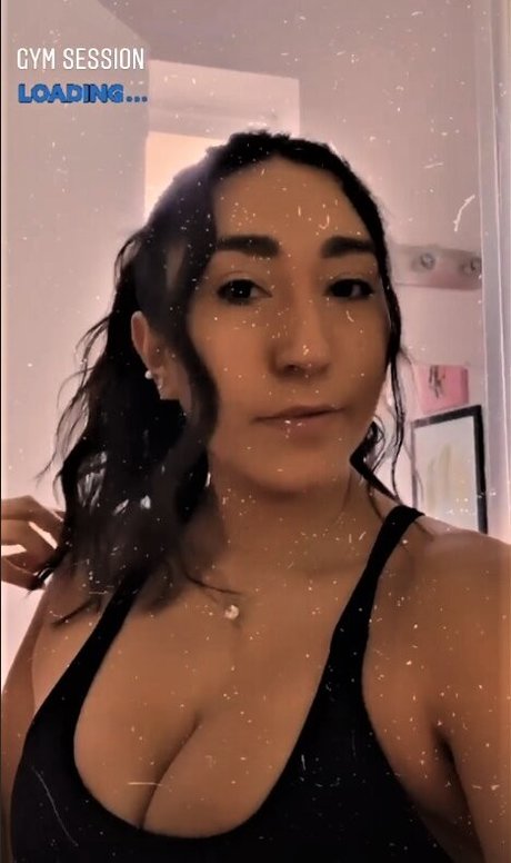 La irais star naked img