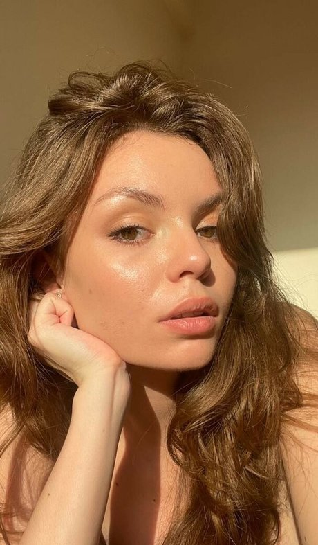 emilycutee erotic pornstar photo