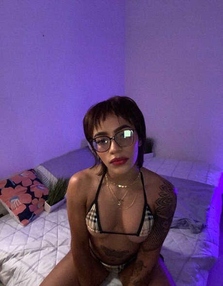 Buff Camile sexy pornstar image