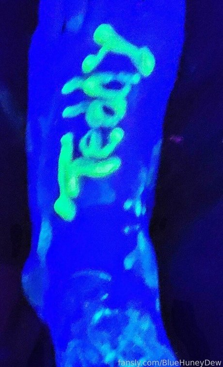 BlueHuneyDew high quality model pictures