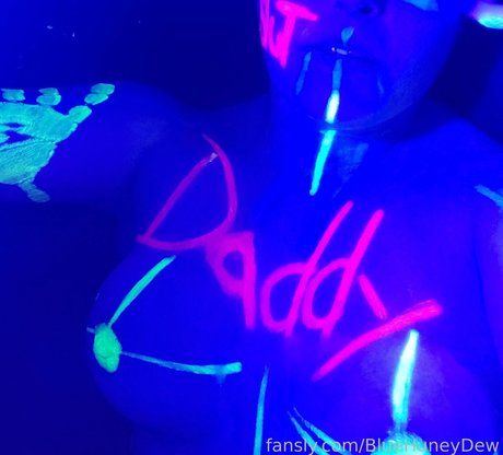 BlueHuneyDew pornstar perfect photos