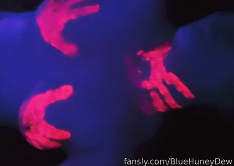 BlueHuneyDew art pornstar galleries