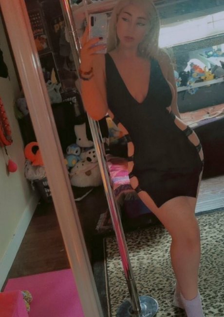 dripping pussy onlyfans art nude img