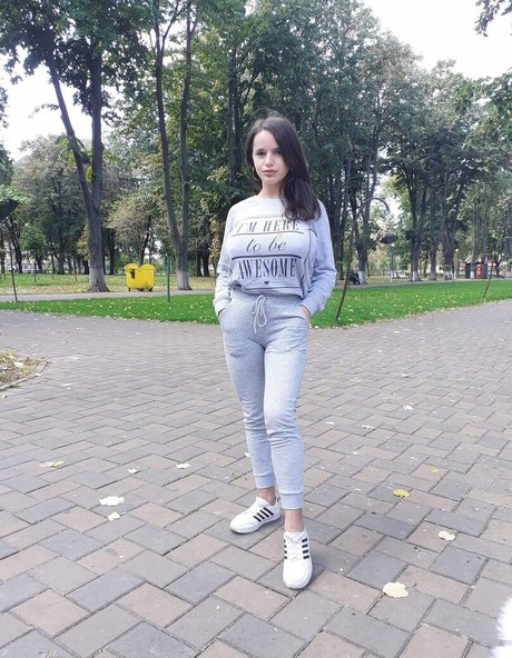 Denisa R Maria pretty model pics