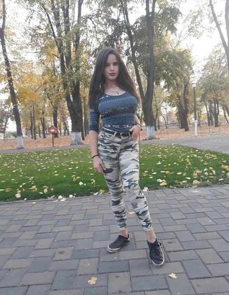 Denisa R Maria beautiful actress pic