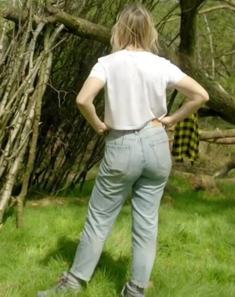 Lou Sanders star hot picture