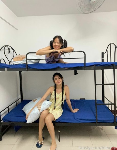 AlexIcy hd model pics