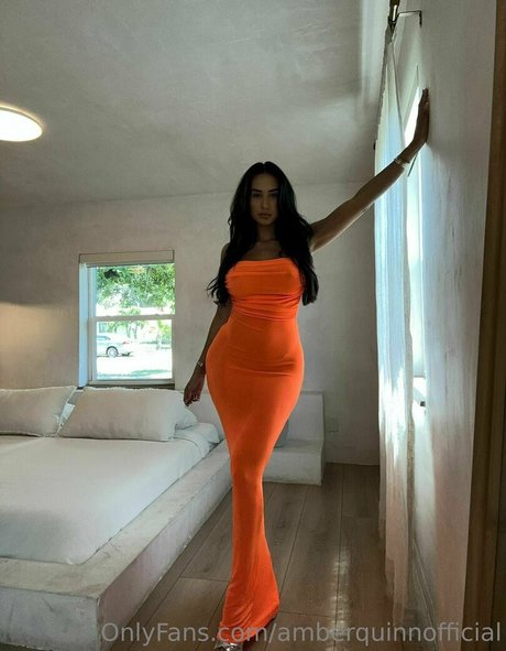 amberquinnofficial pornstar hot photo