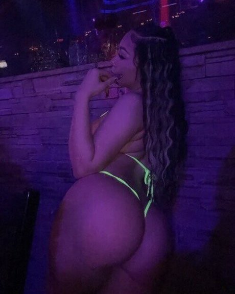 Astroslut11 sexy actress photo