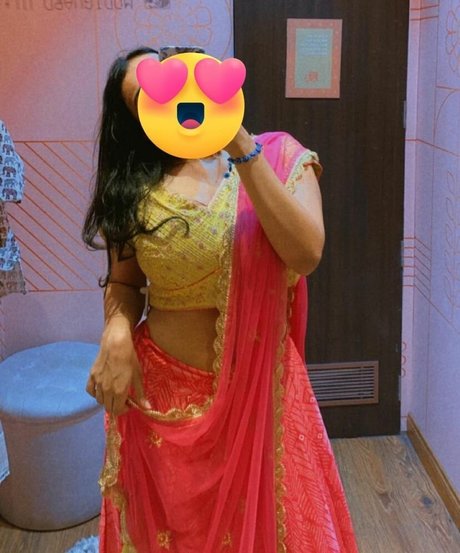 Desi Aurora star art galleries